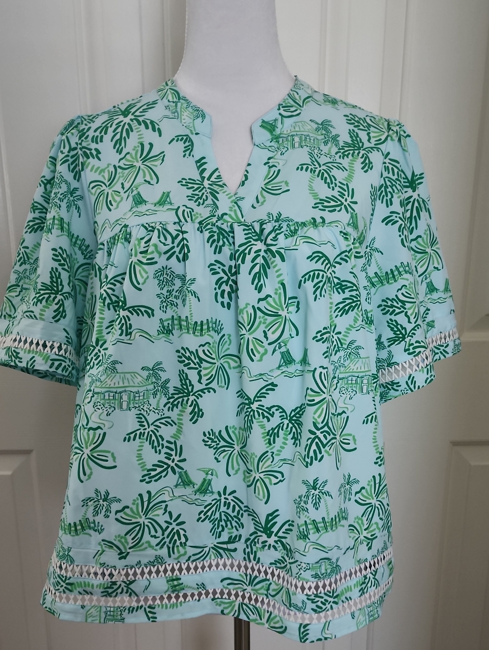 A Classy Chic Boutique Mint and Green Tropical Print Short Sleeve Blouse